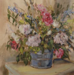 Blumen in einem Eimer